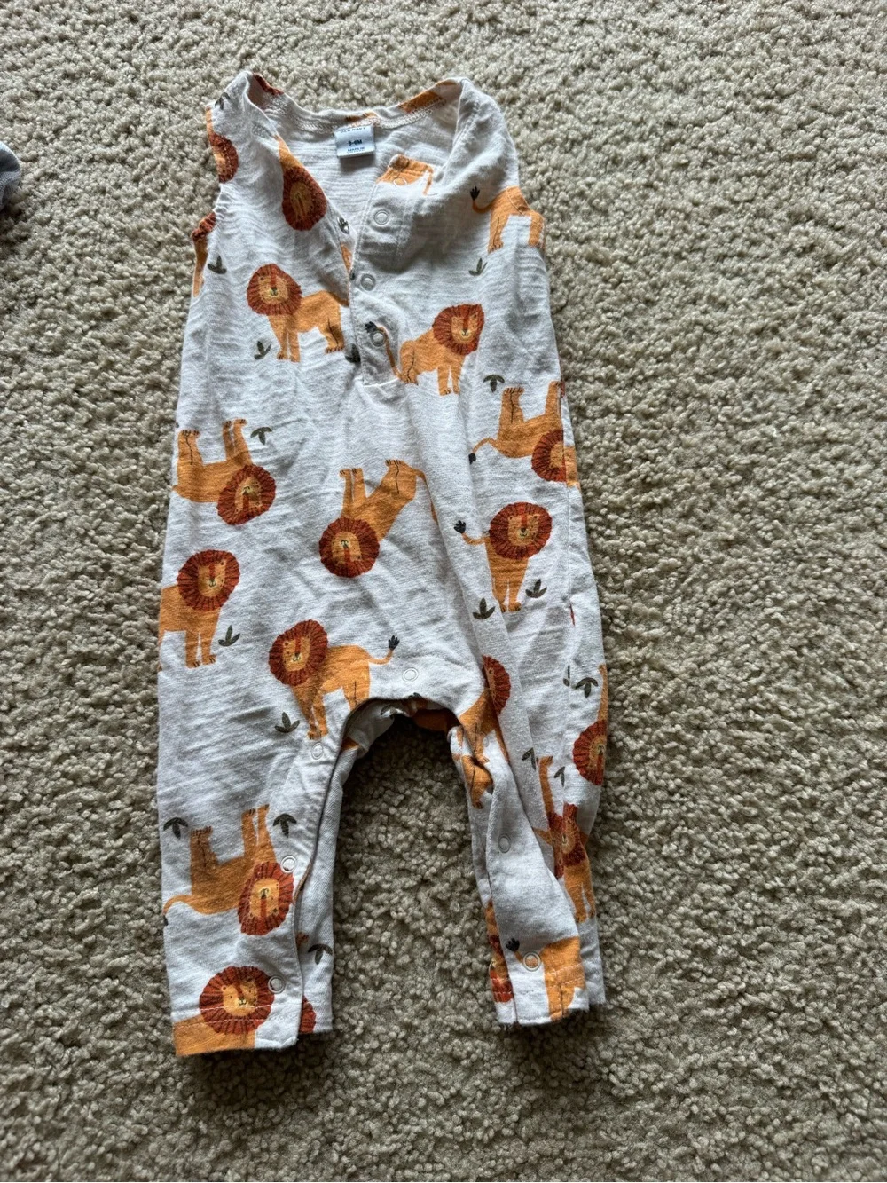 Old Navy lion Romper 3-6 months